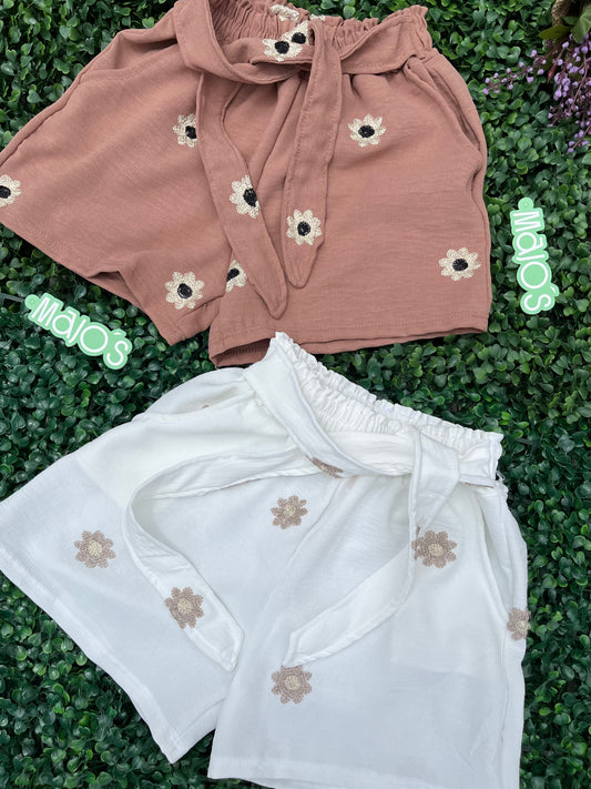 Short de tela bordado